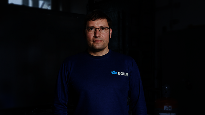 Aufsichtsperson Torsten Mühlmann berät Betriebe zur Sicherheit und Gesundheit bei der Arbeit.